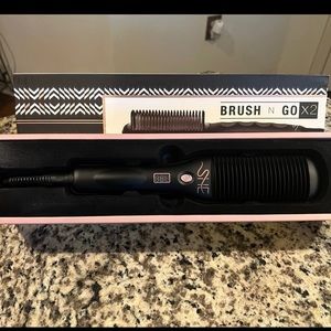 Brush N Go Hair Straightener
